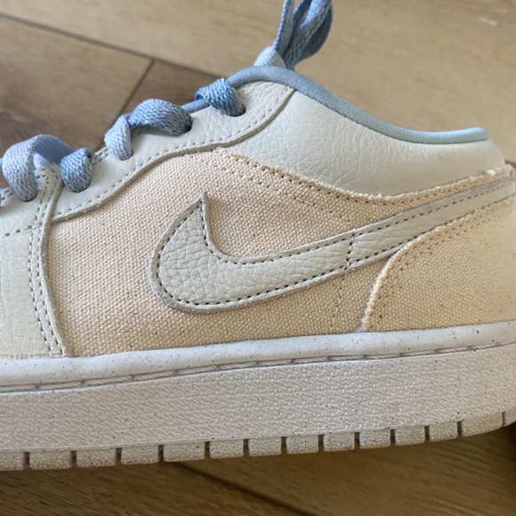 *like new* Nike Jordan 1 Low Iris Canvas Whisper Sail - cream, blue, beige - Picture 6 of 13